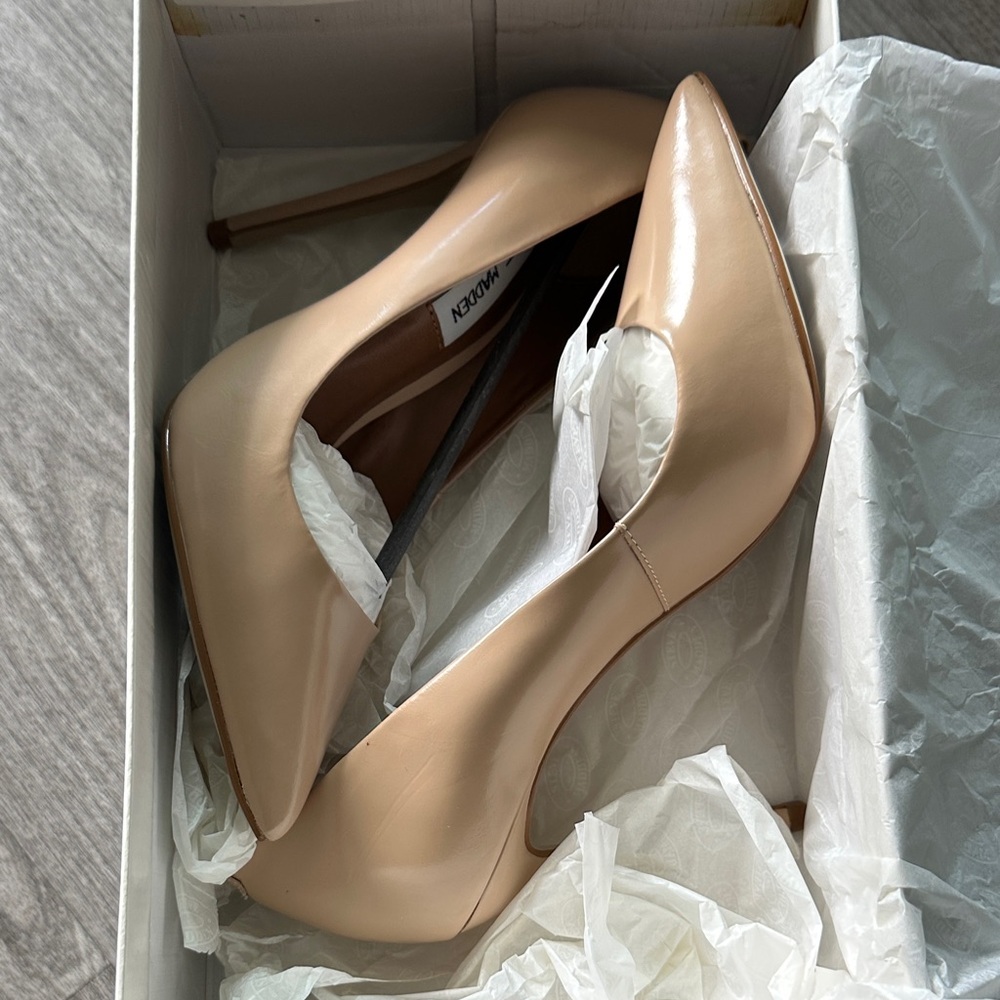 Steve Madden Nude Heels